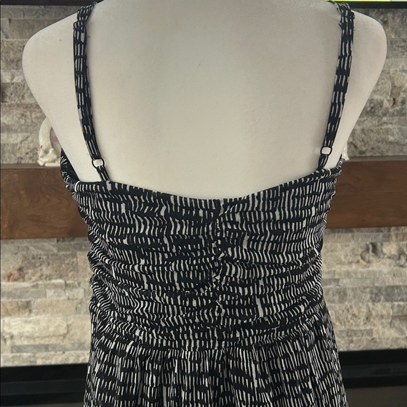 The Limited Black and White Midi Dress adjustable straps size medium - Picture 8 of 10